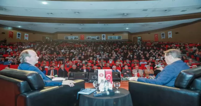 Ankara Keçiören’de Ahmet Özhan konser ve söyleşisine yoğun ilgi