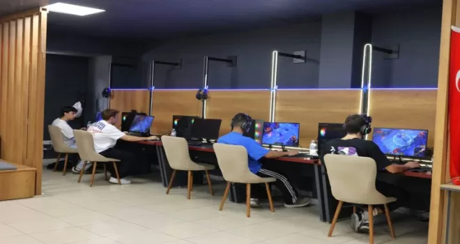 Ankara Keçiören’de gençler ’espor’la buluştu