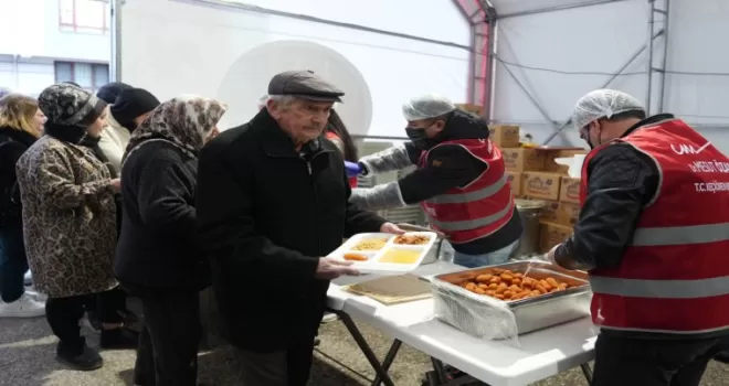 Ankara Keçiören’de Ramazan sofraları binlerce kişiyi buluşturuyor