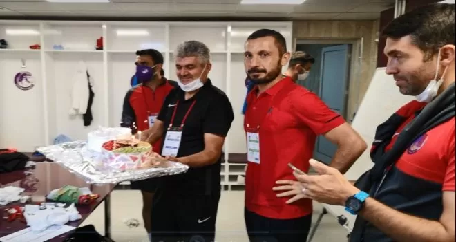 Ankara Keçiörengücü Teknik Direktörü İlker Püren’e doğum günü hediyesi 3 puan
