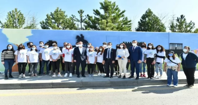 Ankara’nın duvarları 23 Nisan’da sanatla buluştu
