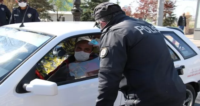 Ankara trafiğinde yeni korona virüs tedbirlerine ilişkin denetim
