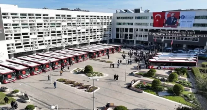 Antalya Büyükşehir’den toplu taşıma filosuna 19 yeni otobüs