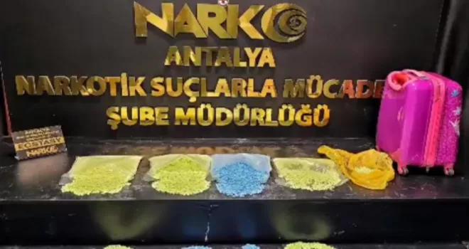Antalya’da 15 bin ecstasy ele geçirildi