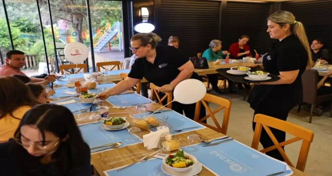 Antalya’da çölyak hastaları glütensiz sofrada buluştu