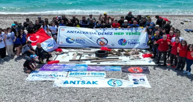 Antalya’da denizden 20 ton atık çıkarıldı