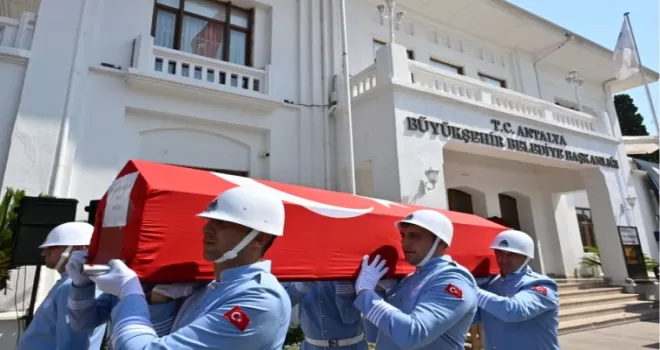 Antalya’da eski başkan son yolculuğuna uğurlandı!