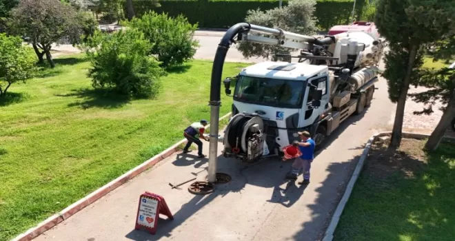 Antalya’da temizlik ve düzenleme çalışmalarını sürüyor