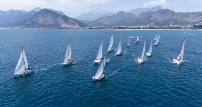 Antalya Körfezi’nde heyecan dolu yarış