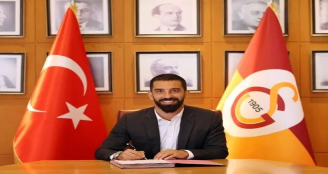 Arda Turan 1 yıl daha Galatasaray’da
