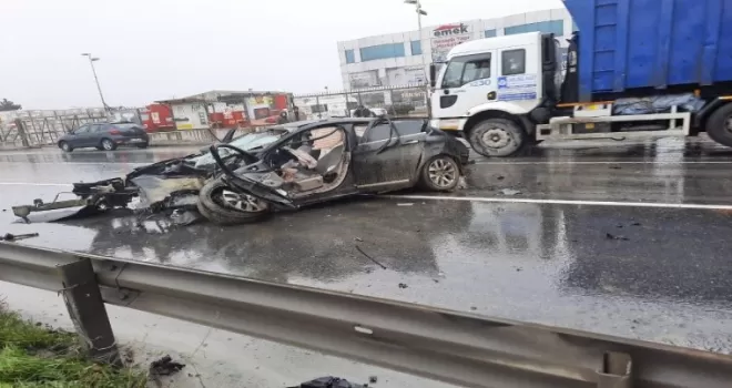 Arnavutköy’de feci kaza: 2 yaralı
