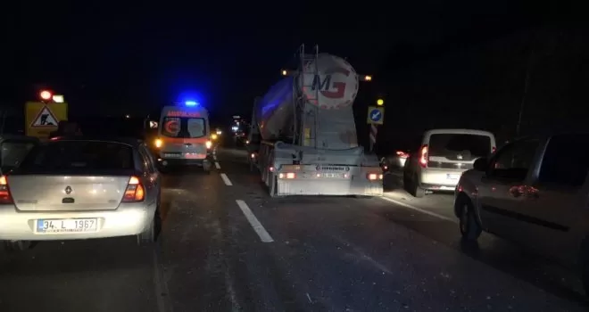 Arnavutköy’de hafriyat kamyonuyla otomobil çarpıştı: 1 yaralı
