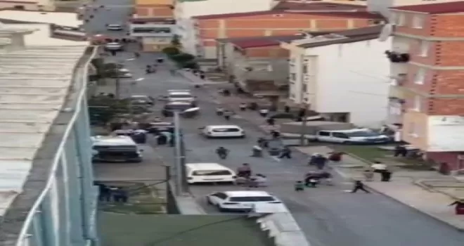 Arnavutköy’de iki aile arasındaki kavga sokağı savaş alanına çevirdi

