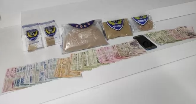 Arnavutköy’de torbacılık yapan baba, oğul yakalandı
