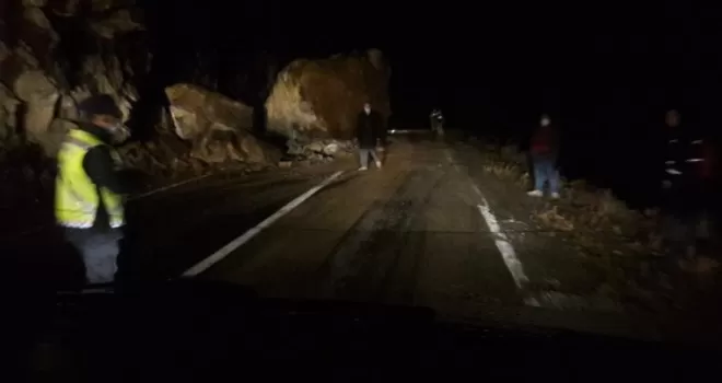 Artvin-Ardahan karayolunda heyelan
