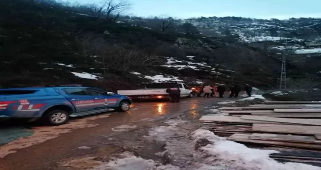Artvin’de heyelan anı saniye saniye görüntülerdi
