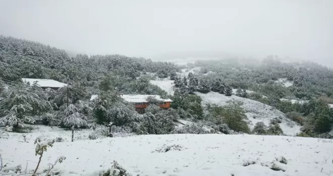 Yaylalar beyaza büründü