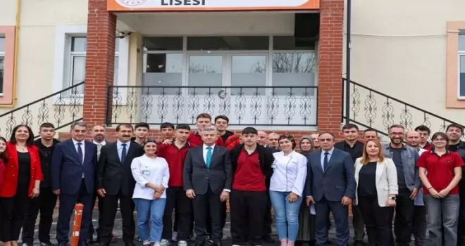 Artvin Valisi Ergün lise öğrencileriyle bir araya geldi