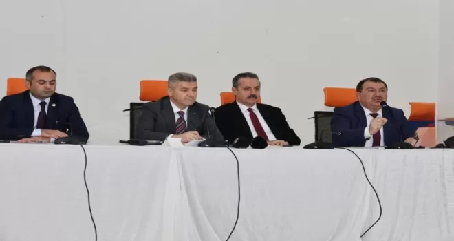 Artvin Valisi Ergün, Şavşatlı muhtarların sorunlarını dinledi