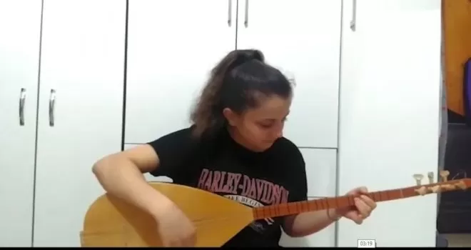 Artvinli öğrencilerden korona türküsü
