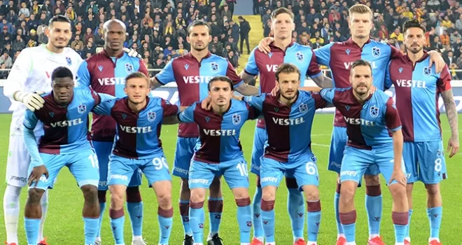 Milli Savunma Bakanı Akar: '1 milyon maske, 5 bin tulum, 5 bin litre alkol bazlı dezenfektan üretilmektedir'