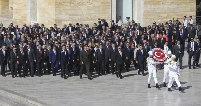 Dışişleri Bakanı Çavuşoğlu Anıtkabir’i ziyaret etti