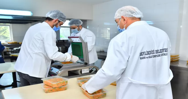 Koronavirüs tedavisi görenlere sıcak yemek desteği!