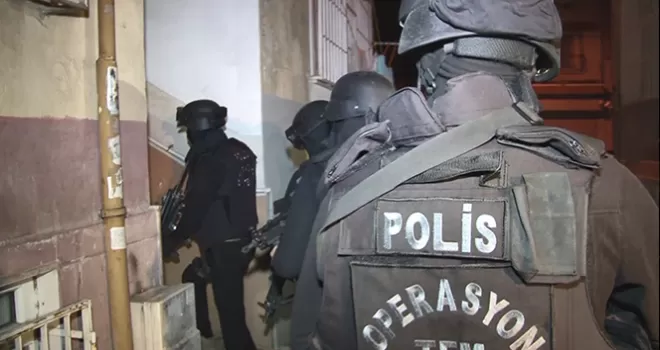 İstanbul’da DEAŞ’e operasyon 14 kişi gözaltına alındı.