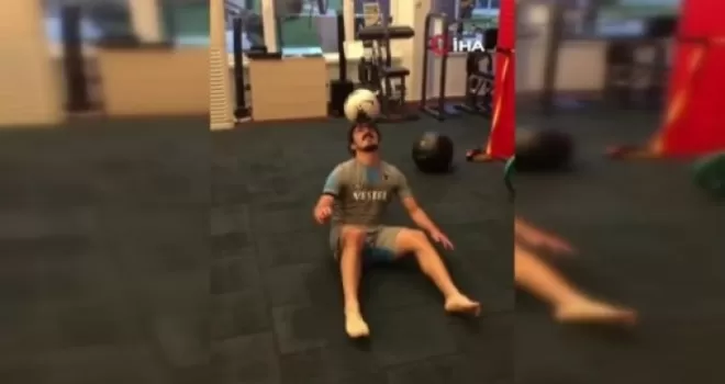 Trabzonsporlu  Messi futbol topuyla dans etti