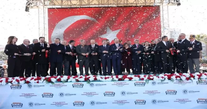 Astorya, İstiklal Meydanı ve Tanıtım Merkezi açıldı