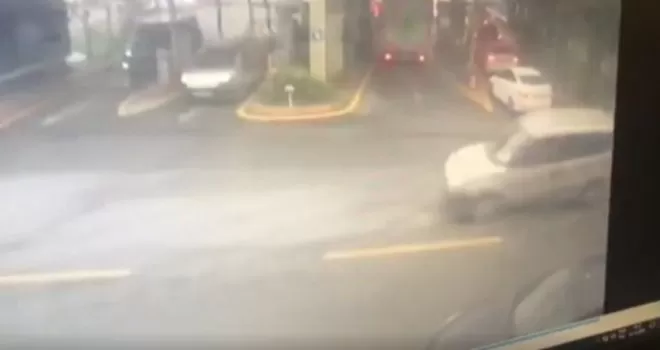 Ataşehir’de aksiyon sahnelerini aratmayan gasp girişimi kamerada
