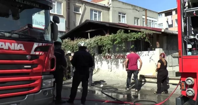Ataşehir’de korkutan ev yangını
