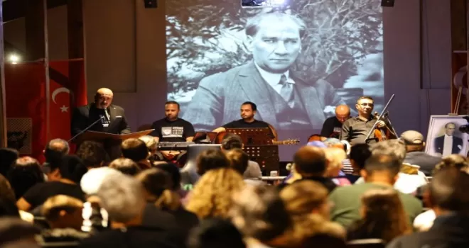 Atatürk, Efes Selçuk’ta şarkılar ve şiirlerle anıldı