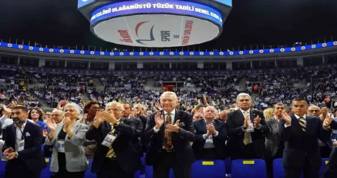 Atatürk Stadyumu önergesi ayakta alkışlandı
