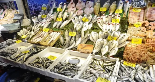 Av yasağı öncesi balık tezgahlarında bolluk yaşanıyor
