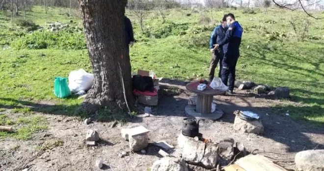 Avcılar’da define kazısı yaparken zabıta ekiplerine yakalandılar
