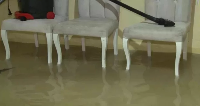 Avcılar’da evini su basan vatandaştan İSKİ’ye tepki
