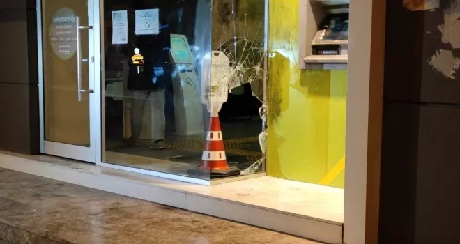 Avcılar’da gece yarısı banka soyma girişimi
