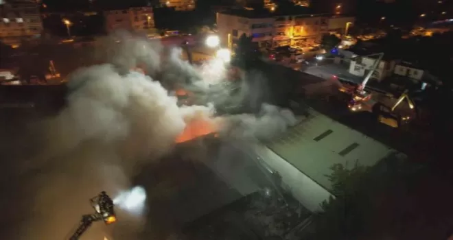 Avcılar’da geri dönüşüm fabrikasında korkutan yangın
