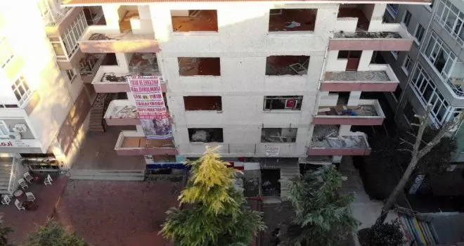 Avcılar’da hasarlı binaların yıkımına imza engeli
