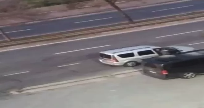Avcılar’da tartıştığı kadını zorla araca bindirdi
