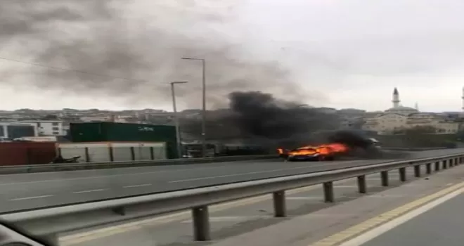 Avcılar’da trafikte yangın dehşeti
