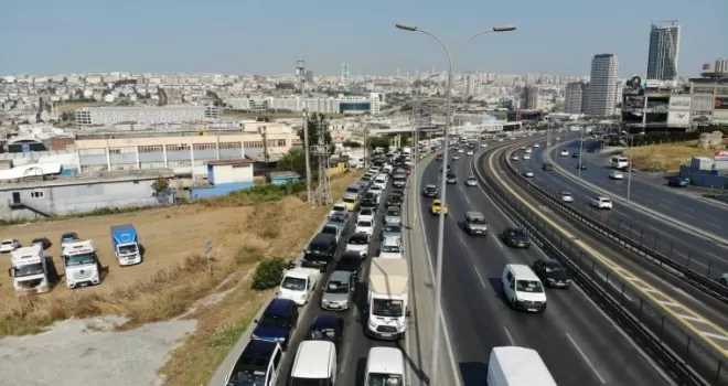 Avcılar E-5’te kurban yoğunluğu drone ile görüntülendi
