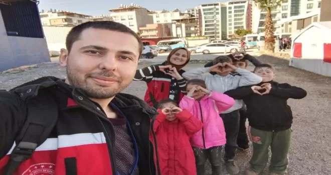 Aydınlı ekipler, depremin yaralarını beraber sarıyor
