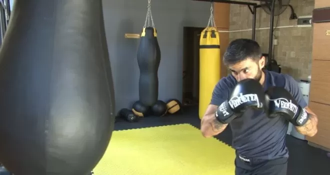 Azerbaycanlı şampiyon kick boksçu ring için hazırlıklara başladı
