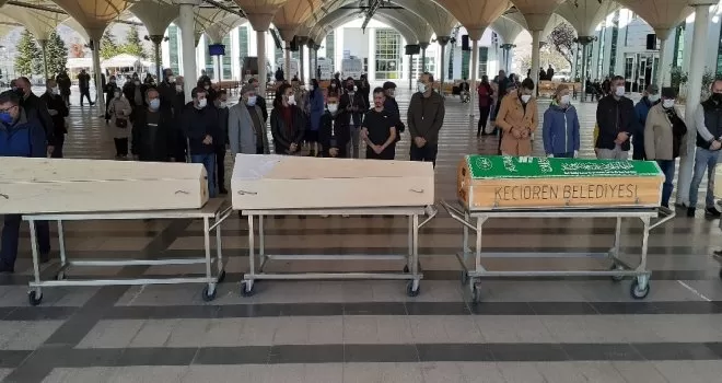 Baba, eşi ve 2 çocuğunu katletmişti; 3 kişi de toprağa verildi
