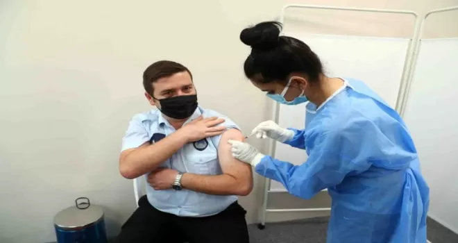 Bağcılar Belediyesi çalışanlarına Covid-19 aşısı

