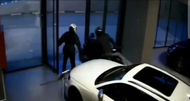 Bağcılar’da motor hırsızlığı güvenlik kamerasına yansıdı
