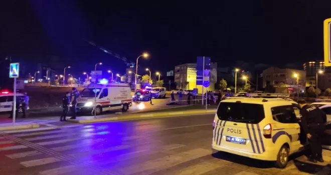 Bağcılar’da otomobile silahlı saldırı: 1 ölü 1 yaralı
