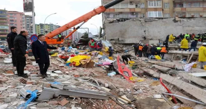 Bağlar Belediyesinden vatandaşlara barınma, yemek ve battaniye desteği
